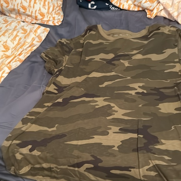 Guys American Eagle camouflage t-shirt - Picture 3 of 5